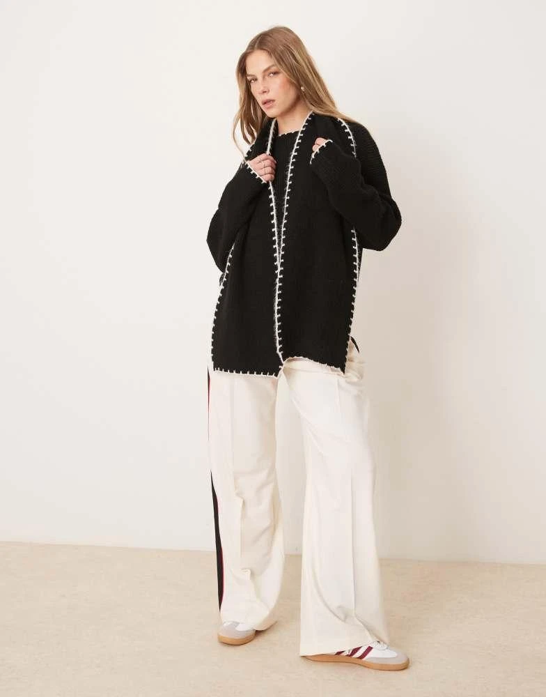 商品Miss Selfridge|Miss Selfridge knitted blanket stitch jumper with scarf in black,价格¥281,第2张图片详细描述