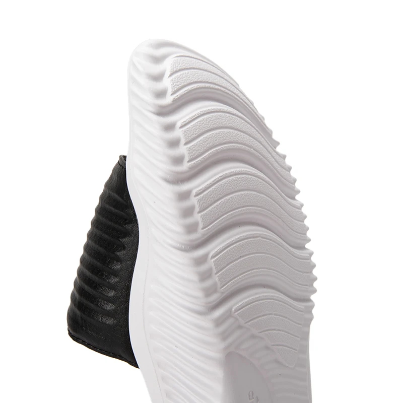 ALPHABOUNCE SLIDE 2.0男女运动休闲拖鞋 商品