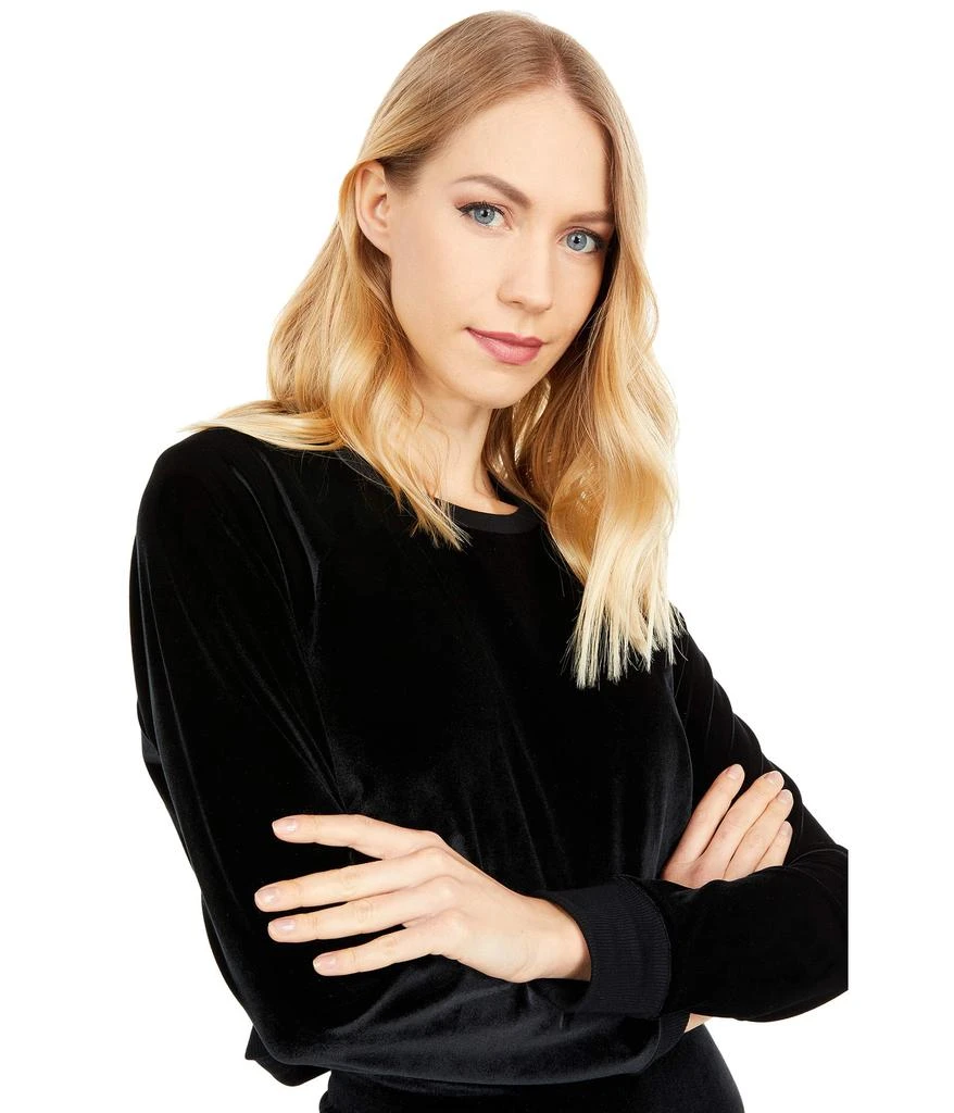 商品Beyond yoga|Cropped Velvet Pullover,价格¥555,第3张图片详细描述