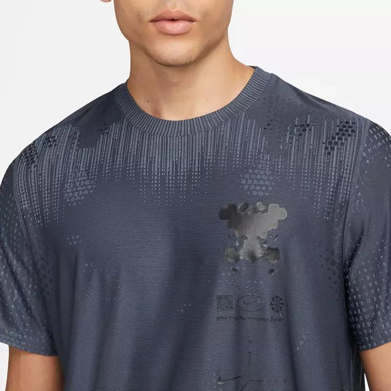 商品NIKE|Nike Men's Dri-FIT ADV A.P.S. Versatile T-Shirt,价格¥247,第3张图片详细描述