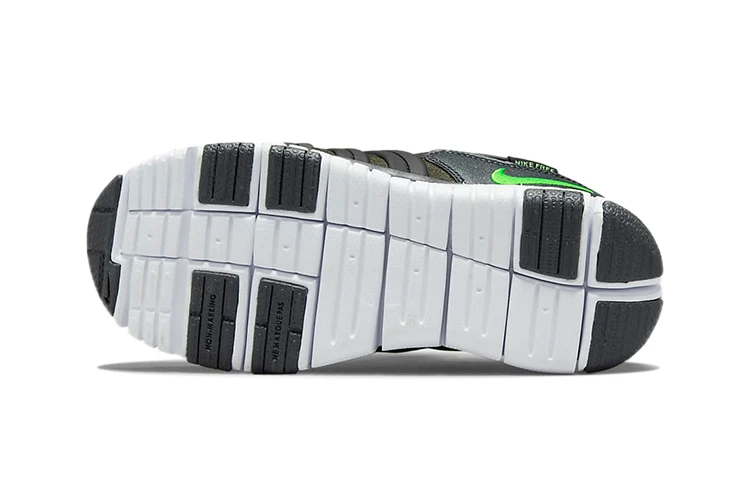 商品[国内直发] NIKE|[预售3天]Dynamo Free 毛毛虫 毛绒 时尚舒适 低帮 儿童休闲鞋 黑绿 中小童,价格¥337,第7张��图片详细描述
