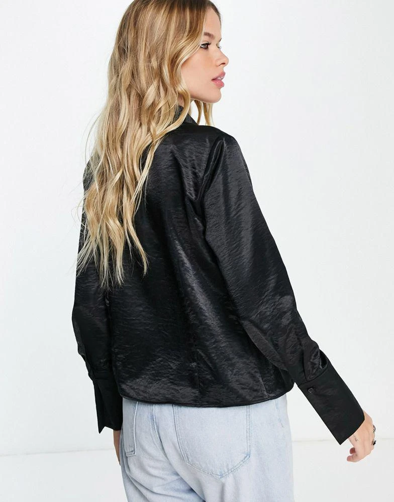 商品Topshop|Topshop fitted long sleeve deep cuff satin shirt in black,价格¥234,第2张图片详细描述