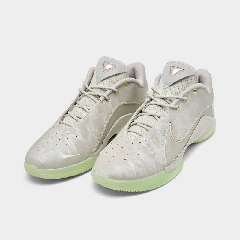商品NIKE|Men's Nike LeBron 22 Basketball Shoes,价格¥586,第2张图片详细描述
