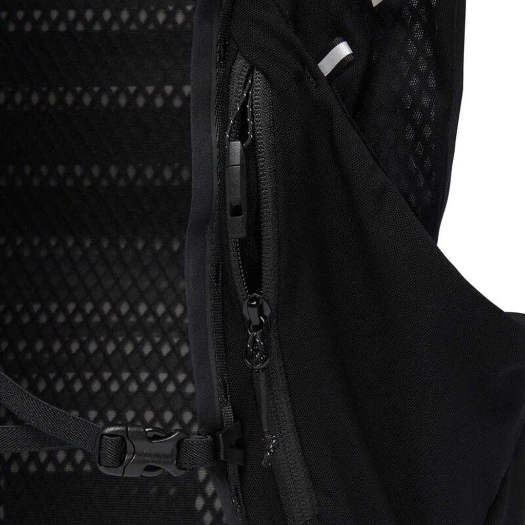 Distance Backpack 15L 商品