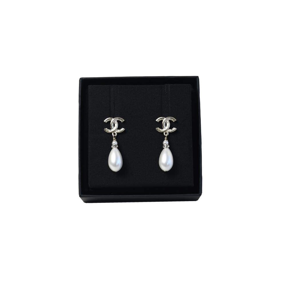 Chanel Cc Logo Pearl Drop Earring商品第1张图片规格展示