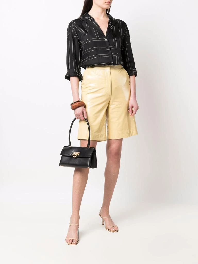 商品Salvatore Ferragamo|SALVATORE FERRAGAMO - Swing Small Calf Leather Shoulder Bag,价格¥15061,第2张图片详细描述