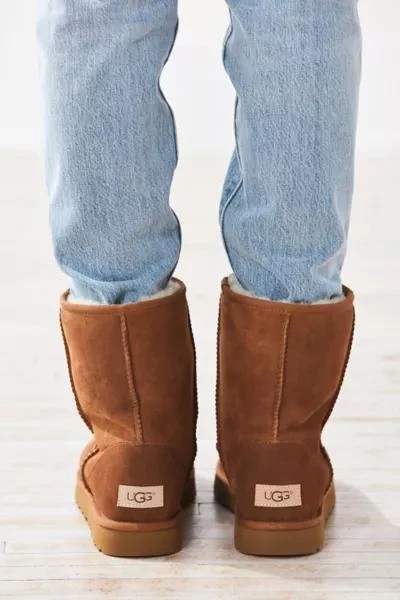 商品UGG|UGG 经典款中长款靴,价格¥1350,第5张图片详细描述