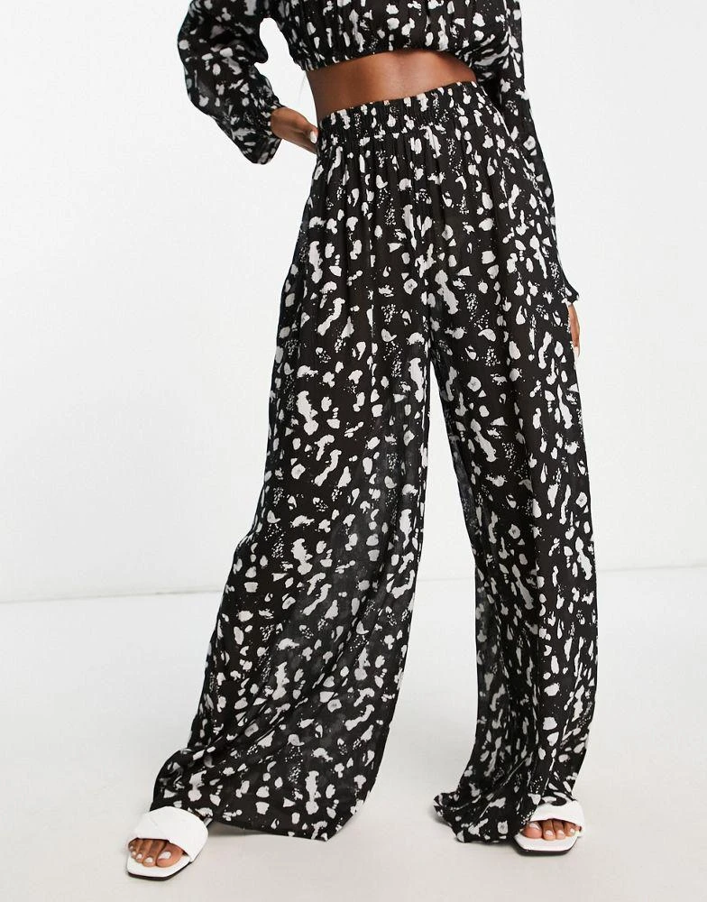 商品ASOS|ASOS DESIGN wide leg crinkle beach trouser co ord in mono spot print,价格¥219,第1张图片