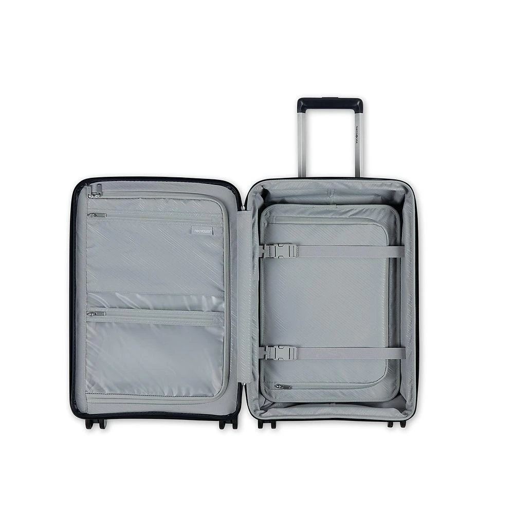 Elevation™ Plus Carry On Spinner Suitcase 22 x 14 商品