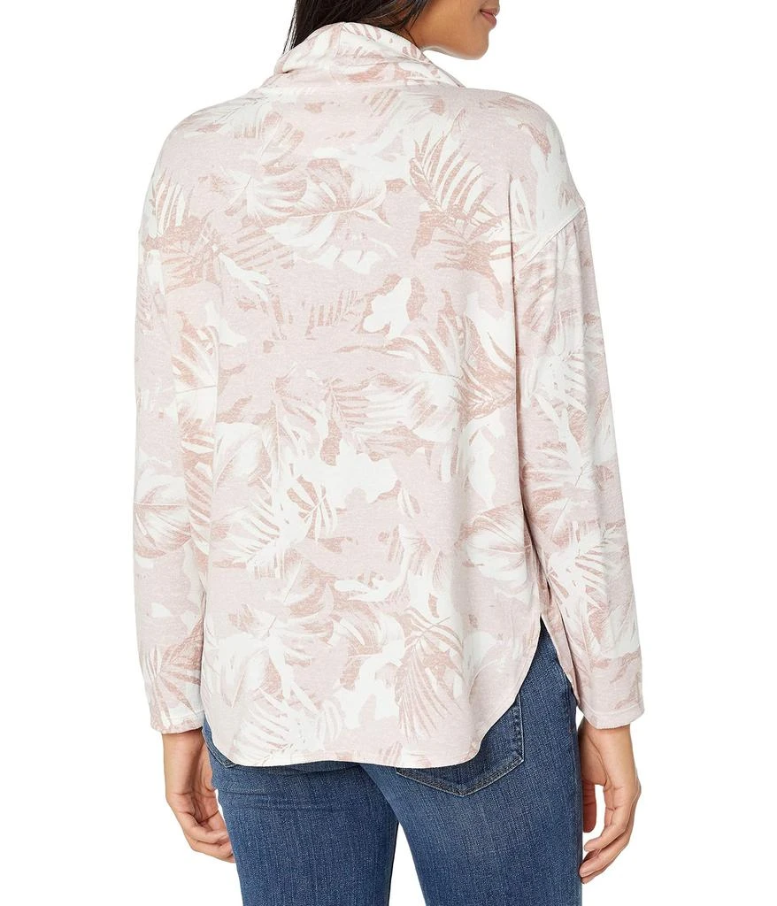 商品Calvin Klein|Women's Camo Tropical Print Cowl Neck Top,价格¥269,第2张图片详细描述