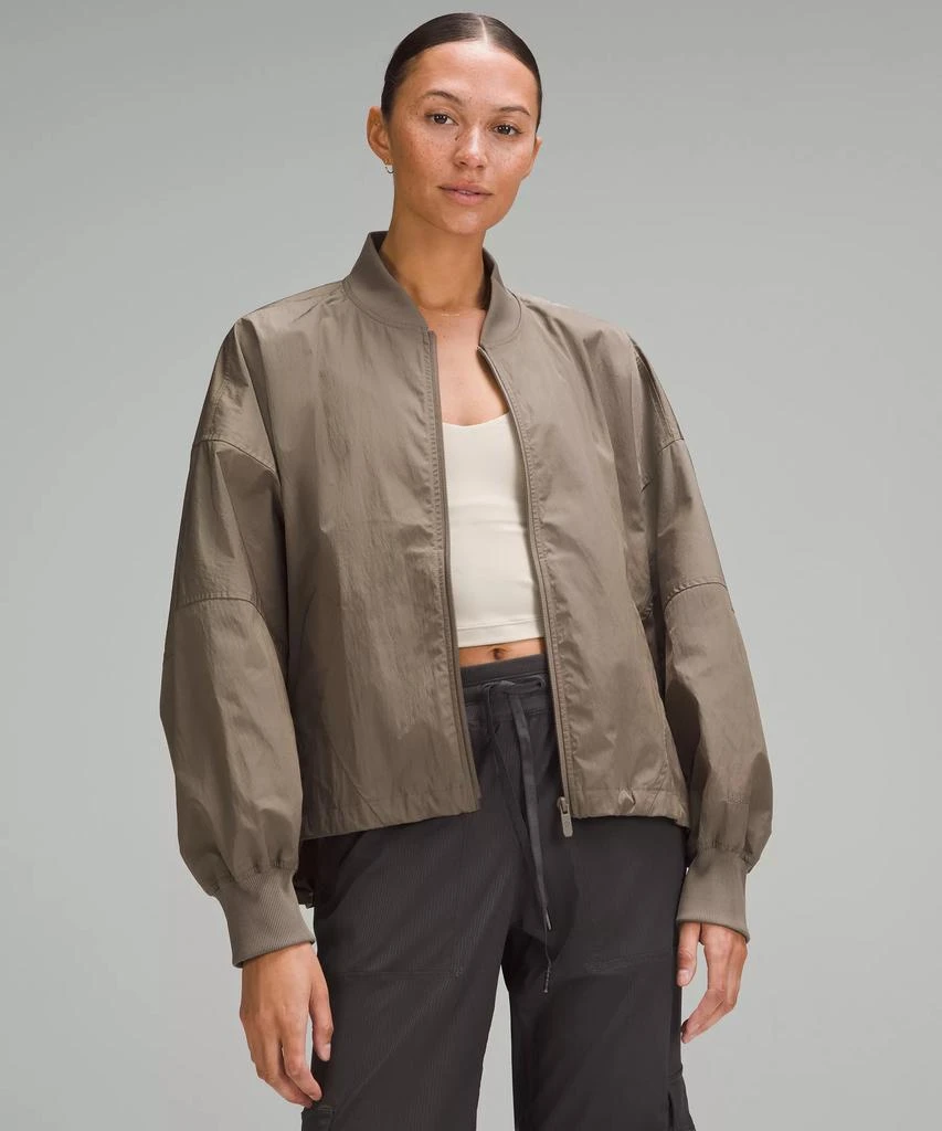 商品Lululemon|Lightweight Hem-Cinch Bomber Jacket,价格¥1482,第5张图片详细描述