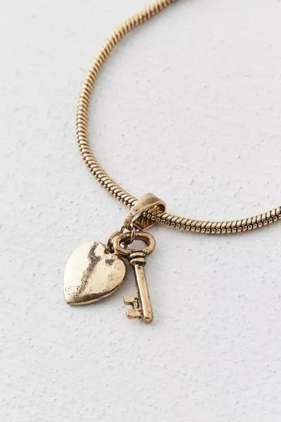 商品Urban Outfitters|Sandra Heart & Key Charm Bracelet,价格¥93,第1张图片