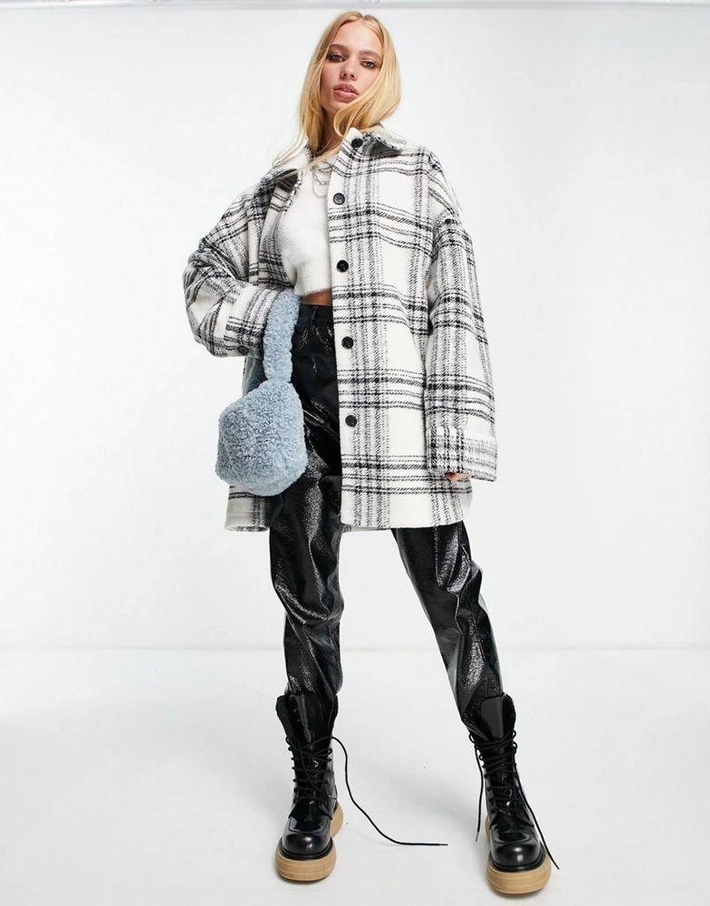 商品Topshop|Topshop check oversized short coat in cream,价格¥439,第4张图片详细描述