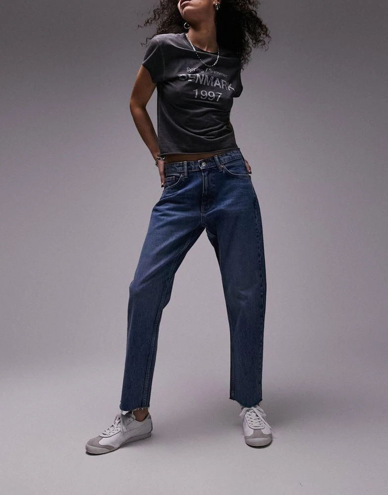 商品Topshop|Topshop cropped mid rise straight jeans with raw hems in  mid blue,价格¥209,第1张图片