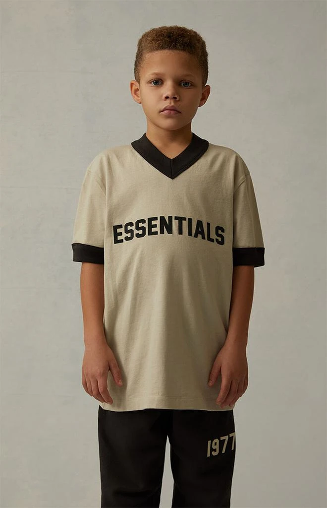 商品Essentials|Wheat V-Neck T-Shirt,价格¥124,第2张图片详细描述