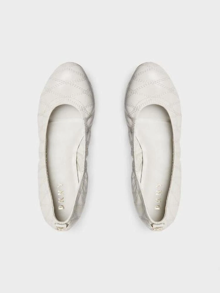 商品DKNY|Alice Quilted Nappa Flat,价格¥446,第3张图片详细描述