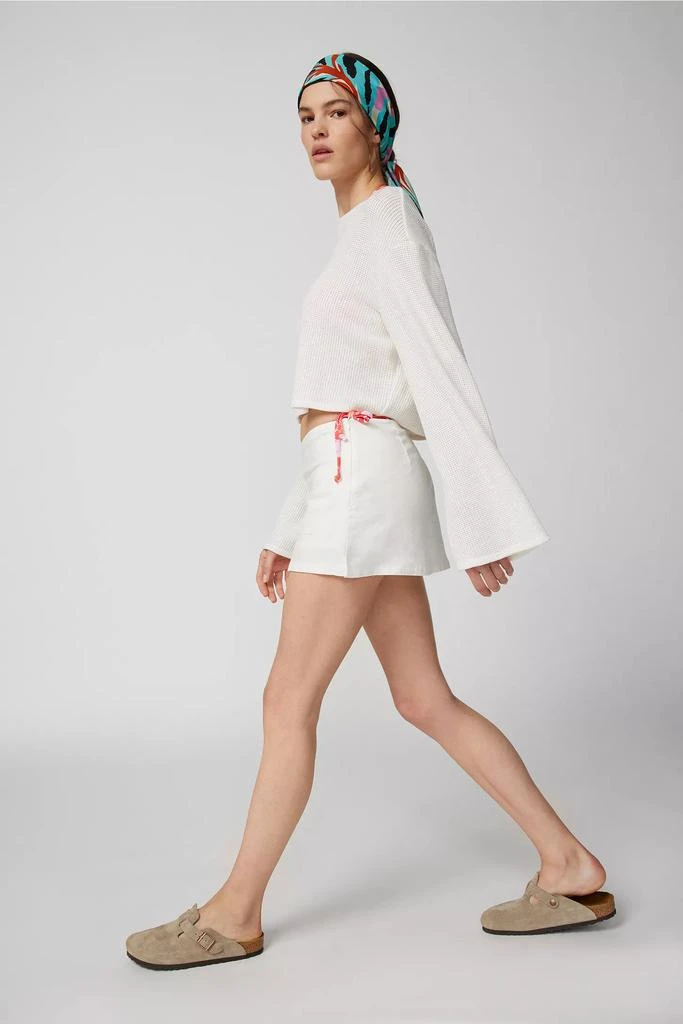 商品Urban Outfitters|UO Dariah Linen Micro Mini Skort,价格¥232,第5张图片详细描述