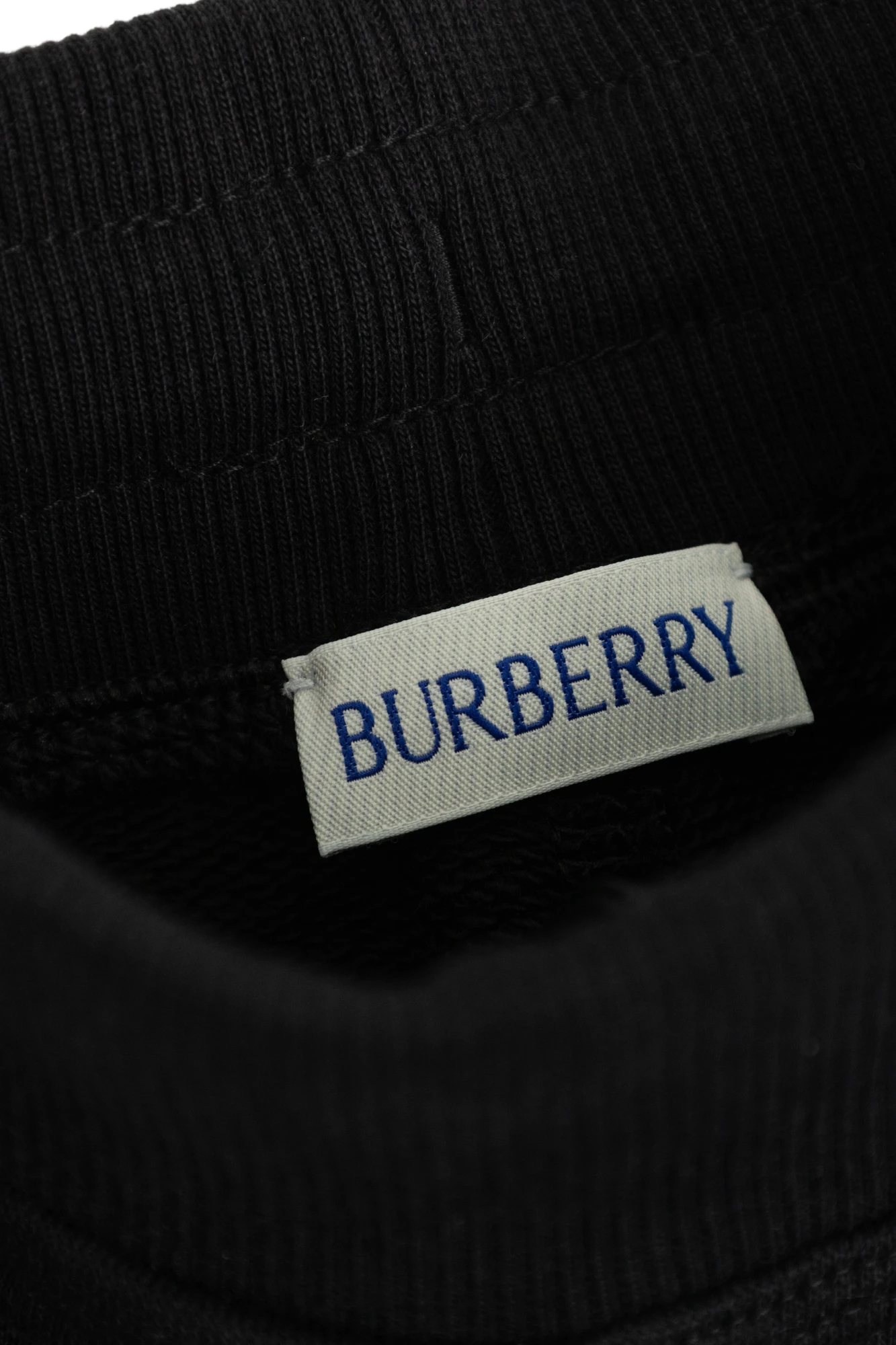 商品【商品预售7天发货】 Burberry|Burberry 男童套装 8112686A1189BLACK 黑色,价格¥1562 描述