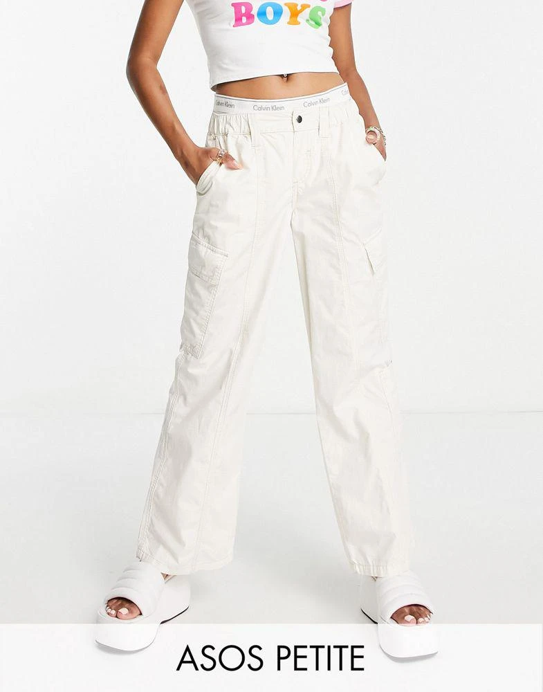 商品ASOS|ASOS DESIGN Petite 00's low rise cargo trousers in oatmeal,价格¥127,第1张图片