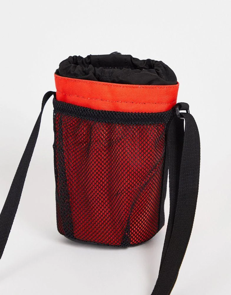 商品Herschel Supply|Herschel Supply Co. bottle bag in grenadine red,价格¥206,第3张图片详细描述