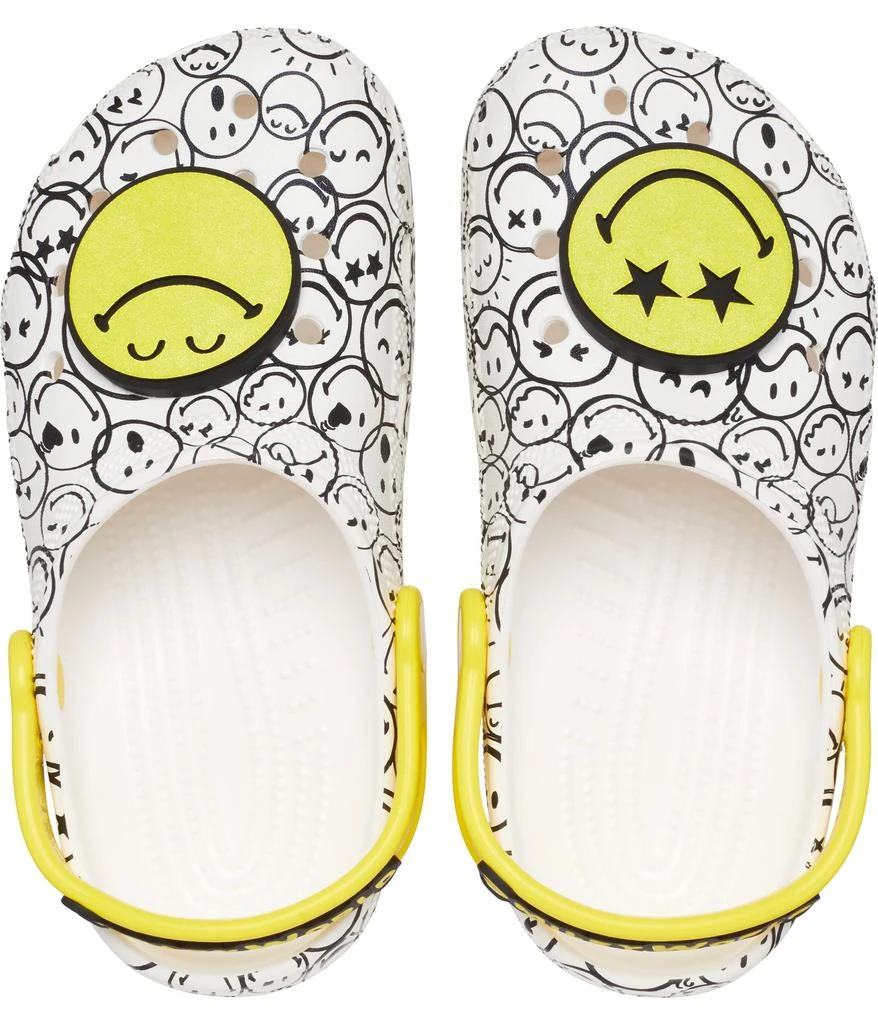 商品Crocs|Zappos Print Lab: SmileyWorld® Classic Clog (Little Kid/Big Kid),价格¥276,第2张图片详细描述