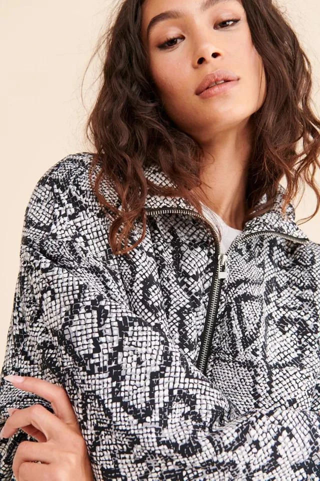 商品Urban Outfitters|UO Nathan Animal Print Jacket,价格¥263,第4张图片详细描述