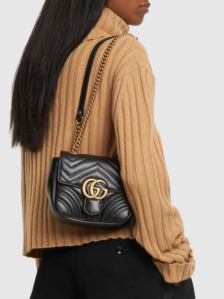 商品Gucci|Mini Gg Marmont Leather Shoulder Bag,价格¥16324,第1张图片