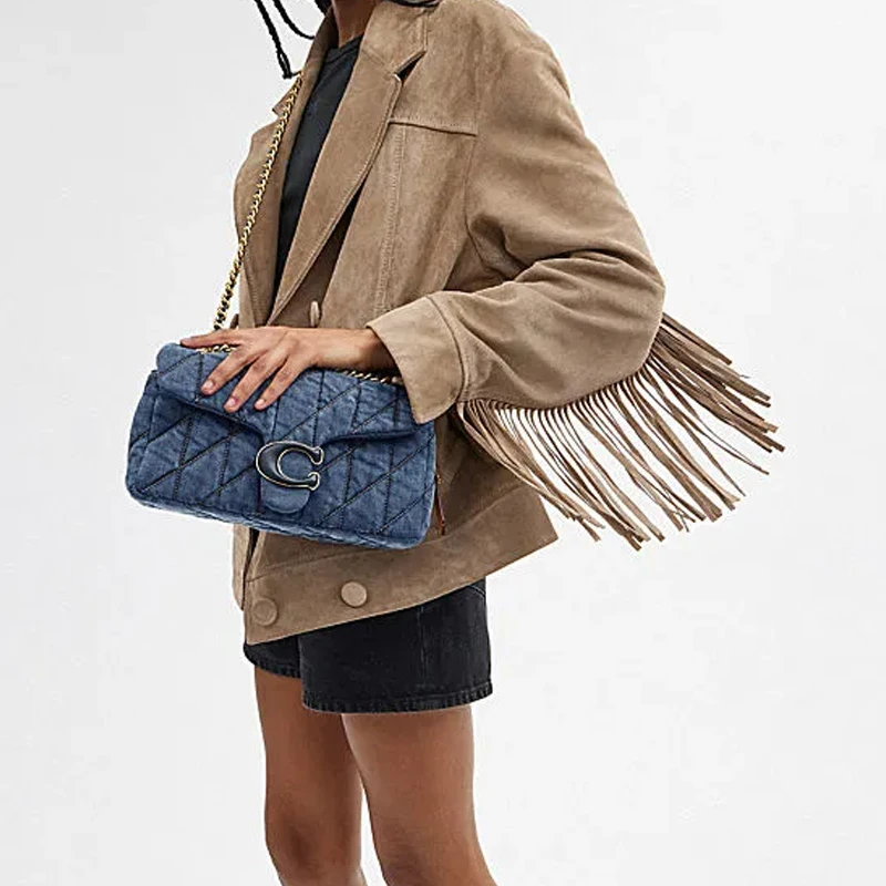 商品[国内直发] Coach|蔻驰 Tabby 26 时尚休闲绗缝Logo徽标 织物 斜挎单肩包 中号 女款 靛蓝色,价格¥3343,第7张图片详细描述