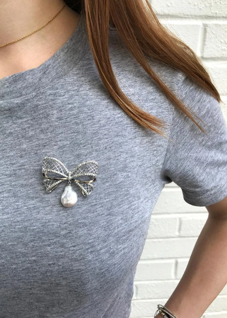 商品APPLES & FIGS|Butterfly pearl brooch,价格¥1922,第3张图片详细描述