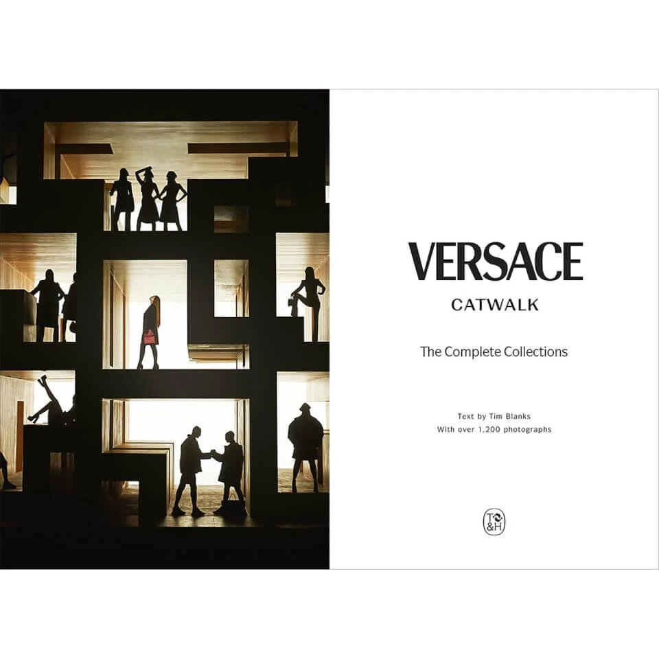 商品Thames and Hudson Ltd|Thames and Hudson Ltd: Versace Catwalk - The Complete Collections,价格¥440,第2张图片详细描述