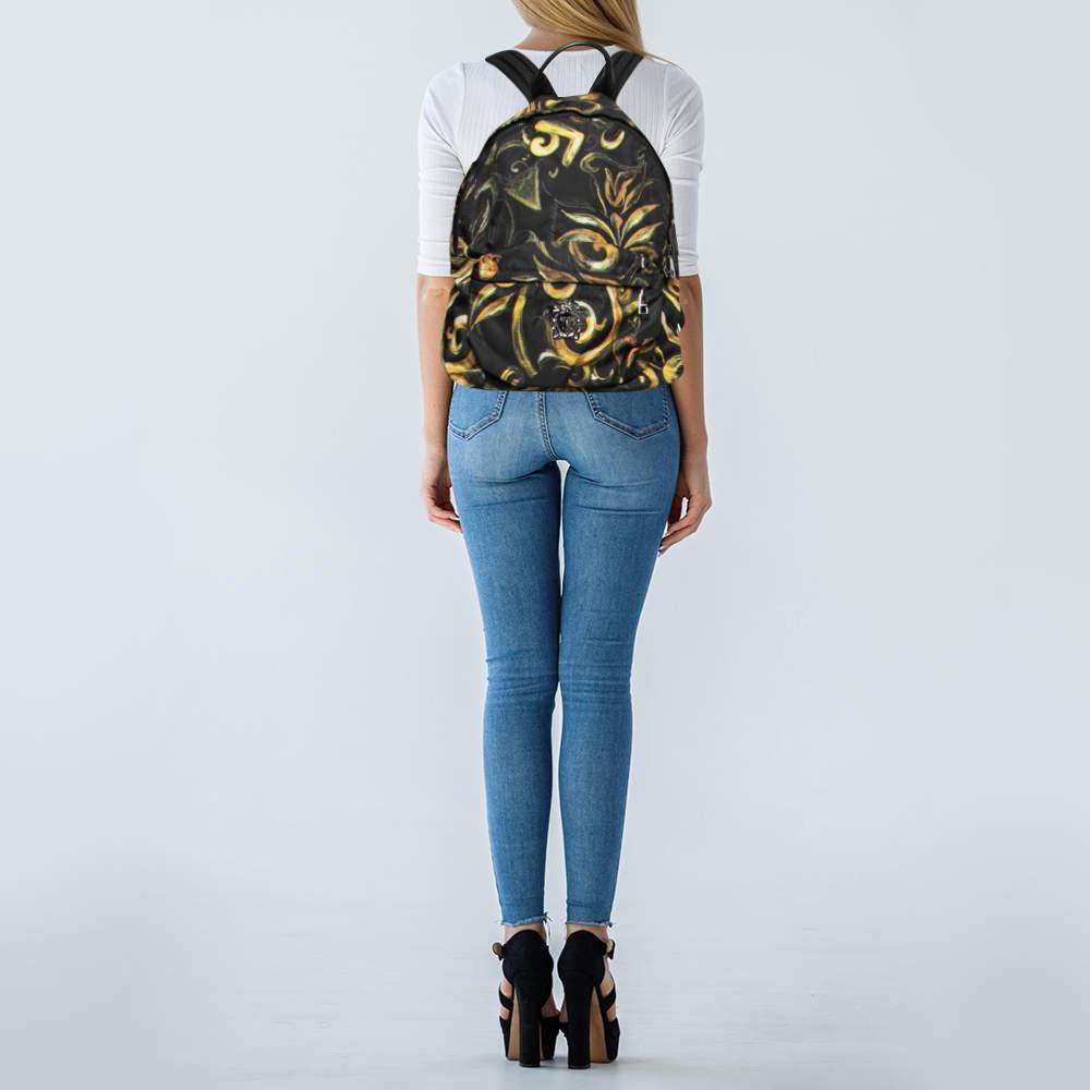 商品[二手商品] Versace|Versace Multicolor Printed Nylon and Leather Medusa Pallazo Backpack,价格¥3178,第4张图片详细描述