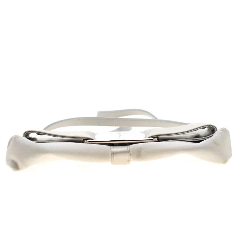 Salvatore Ferragamo Silver Satin and Leather Bow Crossbody Bag 商品