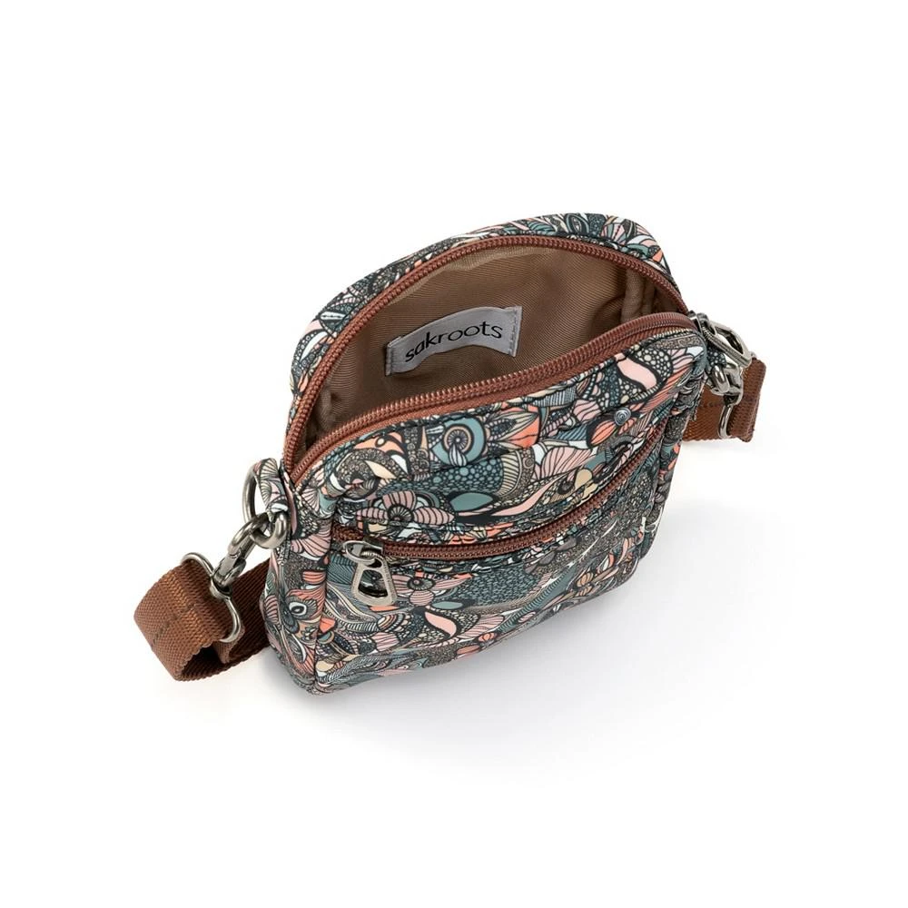 商品Sakroots|Women's Recycled Ecotwill On the Go Mini Crossbody,价格¥438,第2张图片详细描述
