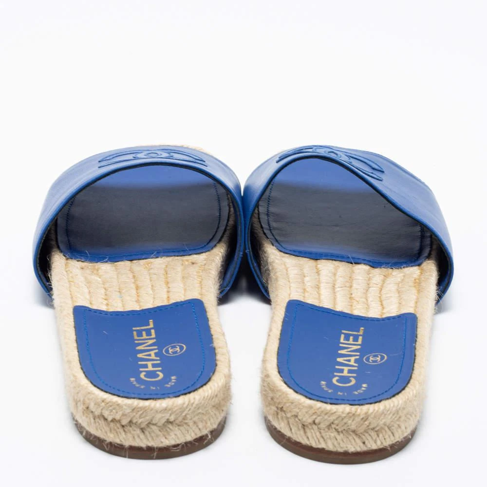 商品Chanel|Chanel Blue Leather CC Logo Flat Espadrille Slides Size 40,价格¥4749,第5张图片详细描述