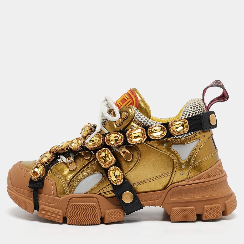 889c6967-eb6f-3375-904c-