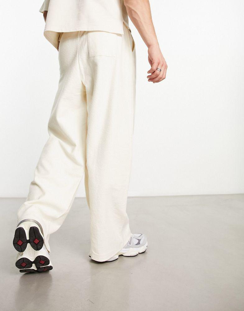 ASOS DESIGN straight leg joggers with pintucks in off white商品第2张图片规格展示