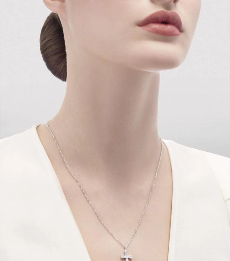 商品BVLGARI|White Gold and Diamond Croce Necklace,价格¥36961,第3张图片详细描述