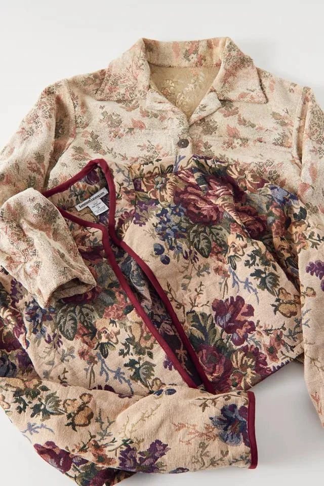 商品Urban Renewal|Urban Renewal Remade Cropped Floral Tapestry Jacket,价格¥447,第2张图片详细描述