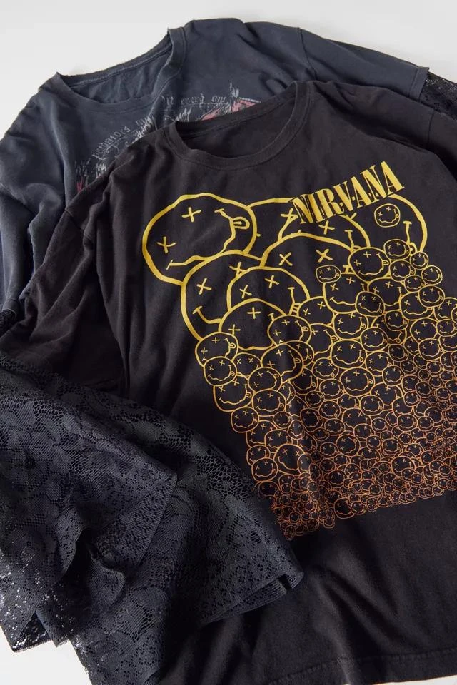 商品Urban Renewal|Urban Renewal Remade Overdyed Lace Sleeve Graphic Tee,价格¥190,第2张图片详细描述