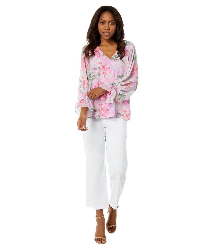 商品Vince Camuto|Long Sleeve Smock Cuff V-Neck Glowing Garden Blouse,价格¥198,第4张图片详细描述