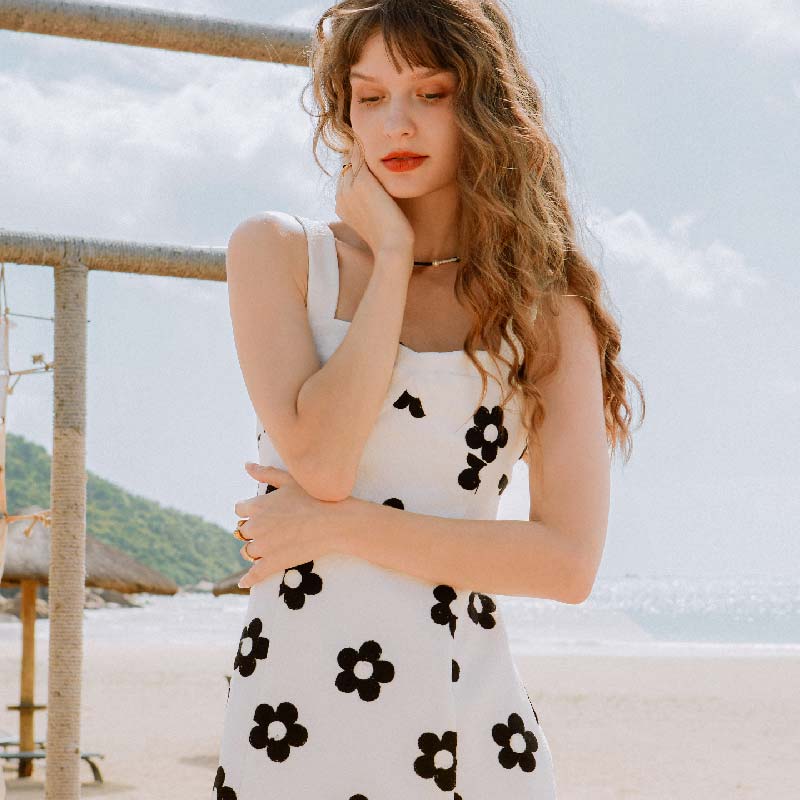 Tanya白色山茶花立体钩花吊带连衣裙 | Tanya Dress - Poppy 商品第2张图片规格展示