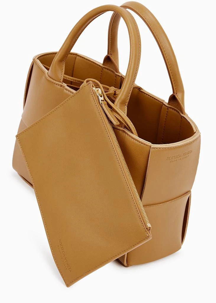 商品Bottega Veneta|Arco Intrecciato mini leather tote,价格¥21930,第3张图片详细描述