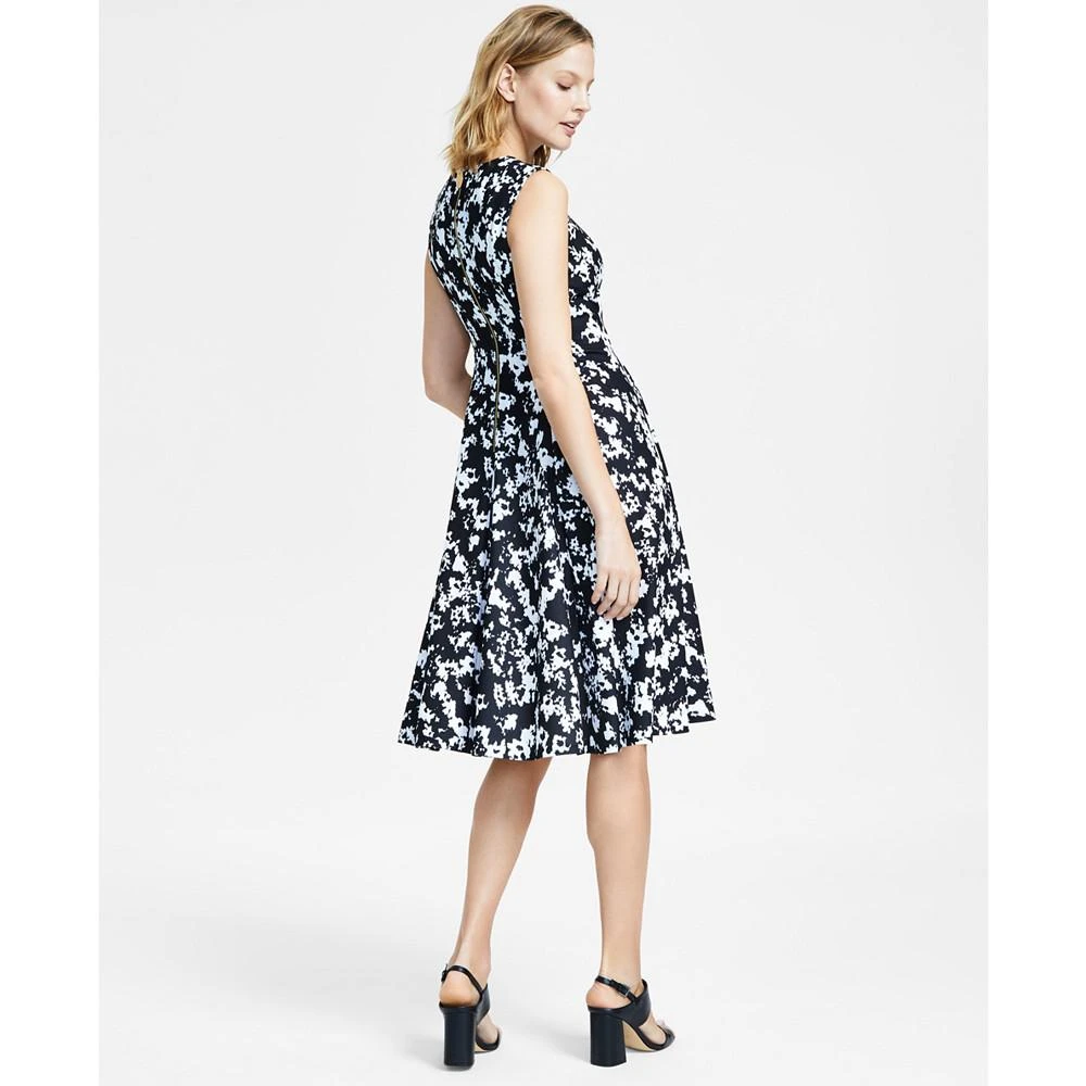 商品Calvin Klein|Women's Printed Sleeveless A-Line Dress,价格¥674,第2张图片详细描述