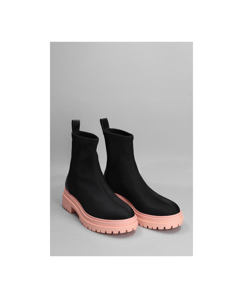 商品Michael Kors|Comet Lug Low Heels Ankle Boots In Black Synthetic Fibers,价格¥1757,第4张图片详细描述