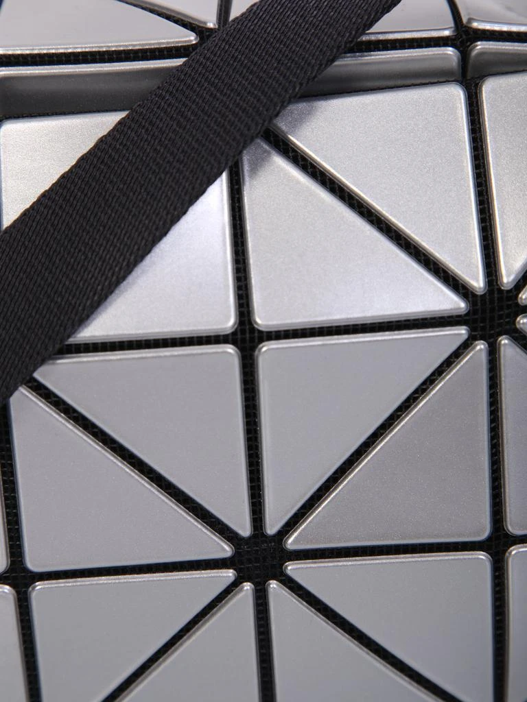 商品Issey Miyake|ISSEY MIYAKE CARTON SHOULDER BAG BY ISSEY MIYAKE. PRACTICE WITH AN INNOVATIVE AND CONTEMPORARY DESIGN,价格¥5071,第3张图片详细描述
