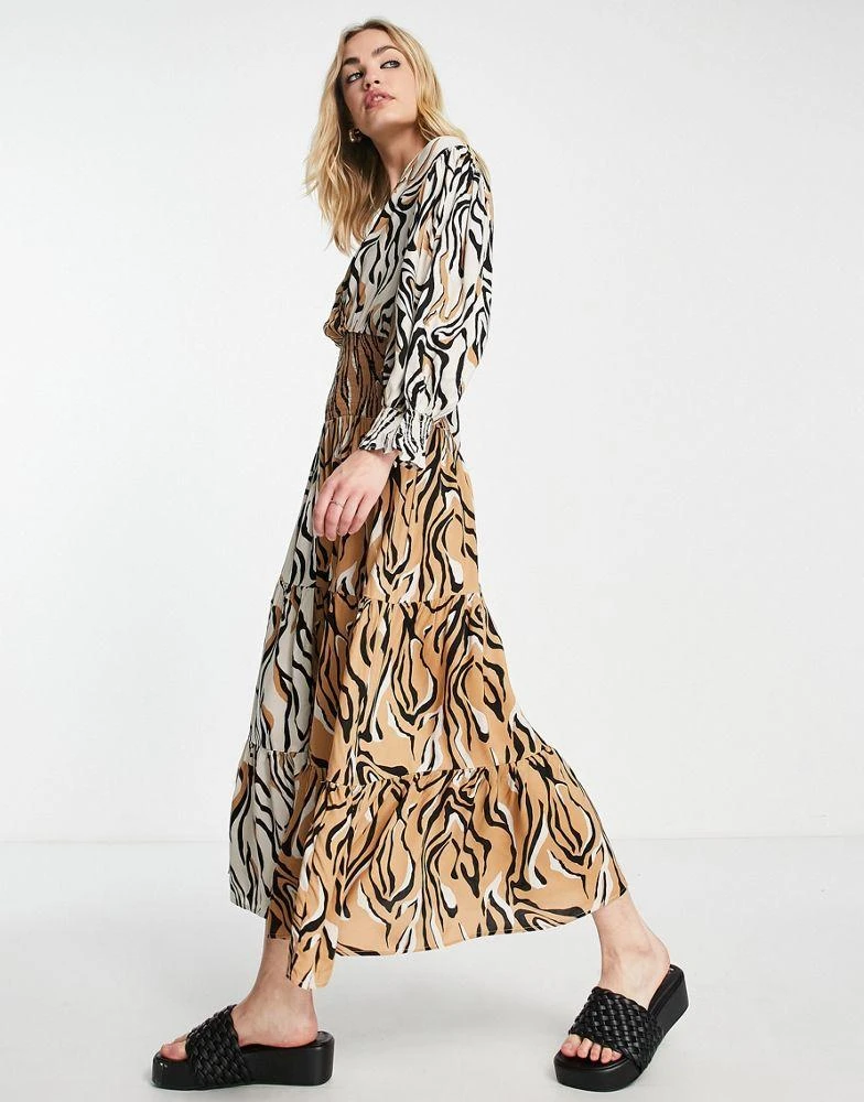 商品River Island|River Island animal print shirred midi dress in light brown,价格¥241,第4张图片详细描述