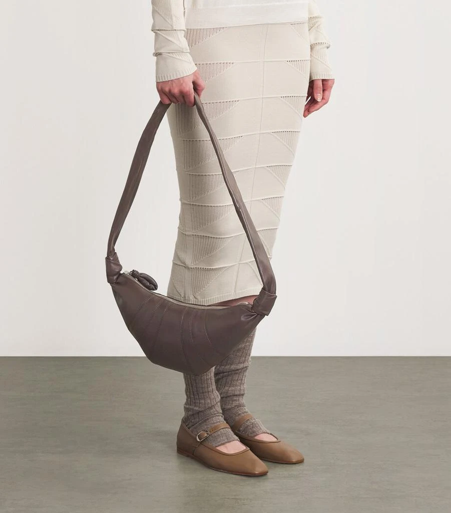 商品Lemaire|Small Nappa Leather Croissant Cross-Body Bag,价格¥10228,第5张图片详细描述