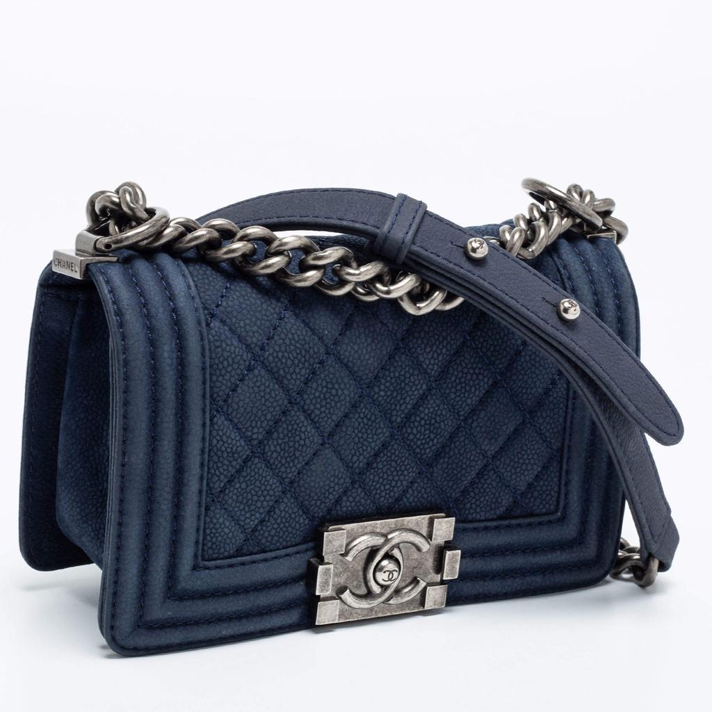 商品[二手商品] Chanel|Chanel Blue Quilted Caviar Nubuck Leather Small Boy Flap Bag,价格¥26549,第5张图片详细描述