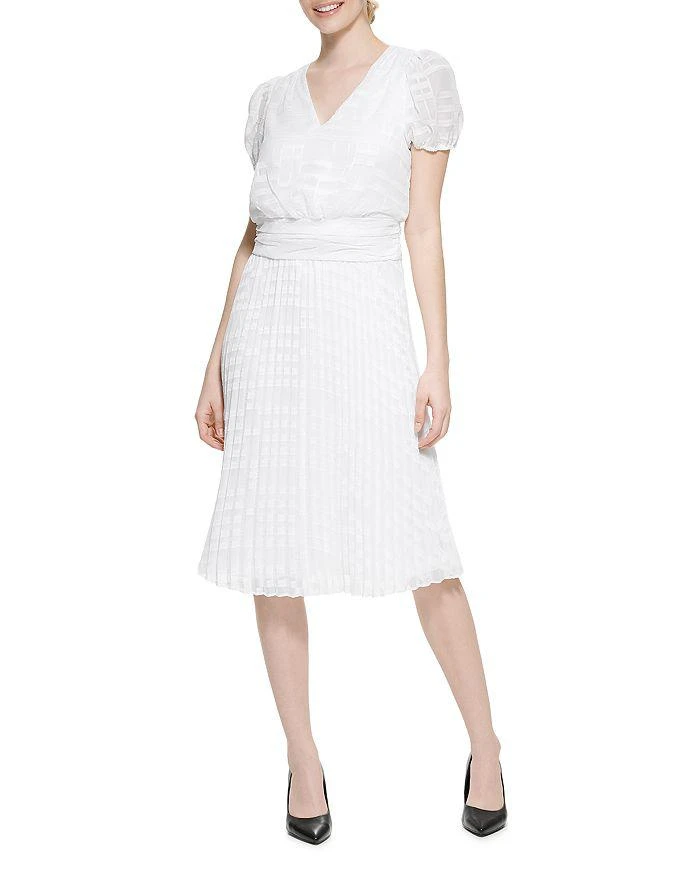 商品Karl Lagerfeld Paris|V Neck Midi Dress,价格¥354,第1张图片