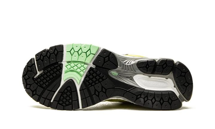 New Balance 2002R 商品